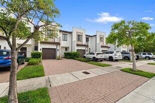 403 NE 212th St in North Miami Beach, FL - Building Photo