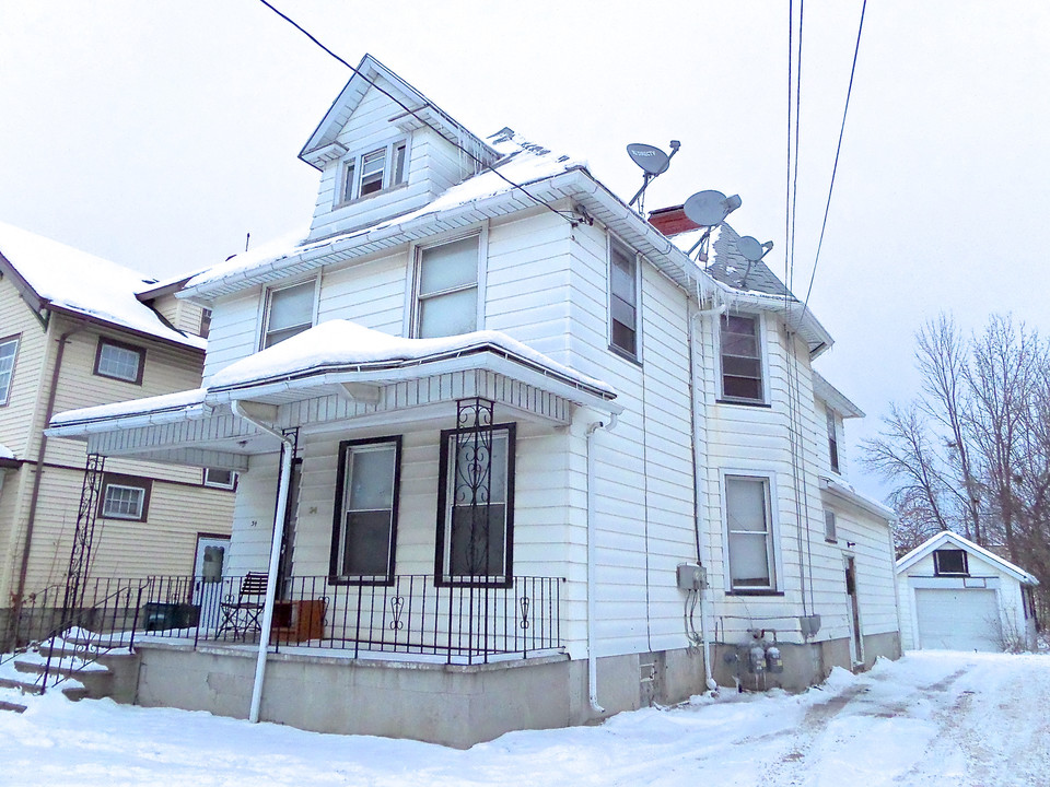 34 Burrows St in Rochester, NY - Building Photo