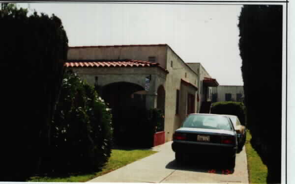 1130-1136 E 5th St in Long Beach, CA - Foto de edificio - Building Photo