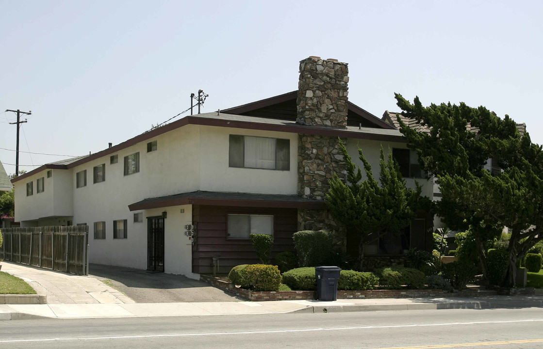 838 N Atlantic Blvd in Alhambra, CA - Foto de edificio