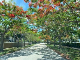 7915 Camino Real in Miami, FL - Building Photo