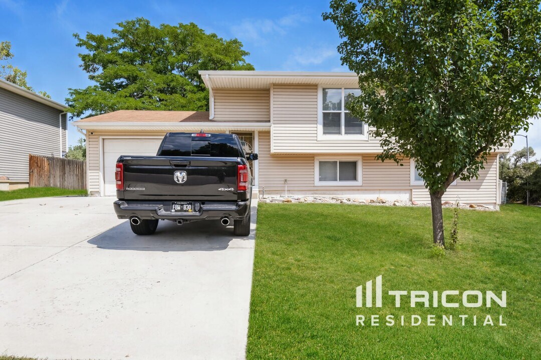 2512 W 99th Pl in Federal Heights, CO - Foto de edificio