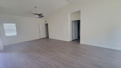 5000 Ava Angele in Bakersfield, CA - Building Photo - Building Photo
