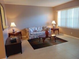 292 Fanshaw G in Boca Raton, FL - Building Photo