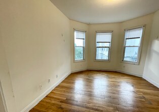733 Parker St, Unit 2 in Boston, MA - Building Photo - Building Photo