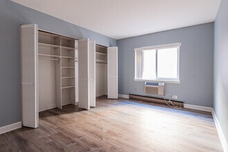 3723 N Pine Grove Ave, Unit E3 in Chicago, IL - Foto de edificio - Building Photo