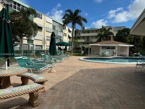 1333 E Hallandale Beach Blvd in Hallandale Beach, FL - Building Photo - Building Photo