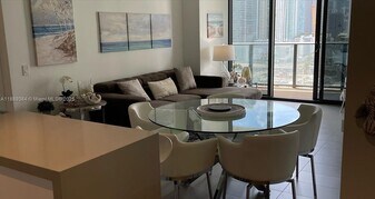 1600 NE 1st Ct in Miami, FL - Building Photo