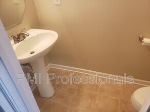 1008 Arlene Dr in La Vergne, TN - Building Photo - Building Photo