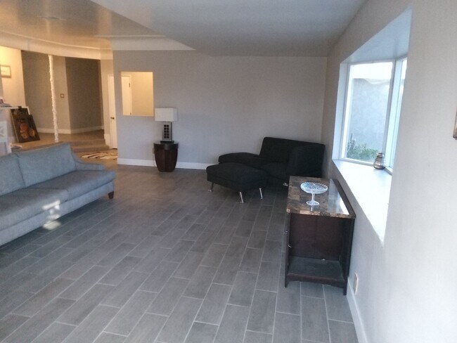 1904 Chapman Dr in Las Vegas, NV - Building Photo - Building Photo