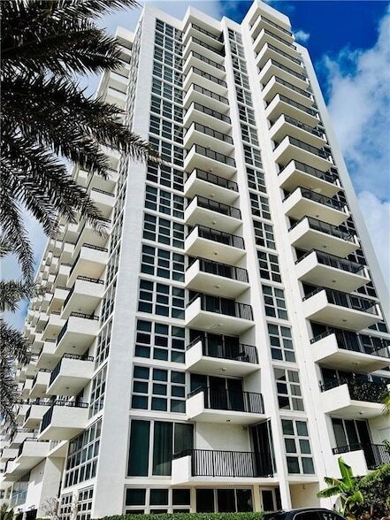 525 N Ocean Blvd, Unit 1416 in Pompano Beach, FL - Foto de edificio - Building Photo
