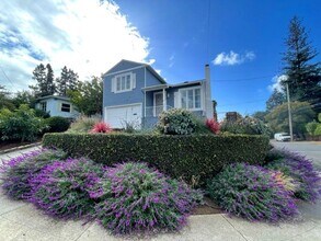 97 Selkirk St in Oakland, CA - Building Photo - Building Photo
