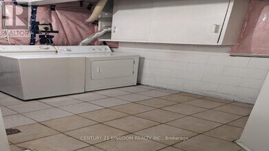 10 Shoreview Dr in Toronto, ON - Building Photo - Building Photo