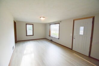 1306 9th Ave SW in Austin, MN - Building Photo - Building Photo