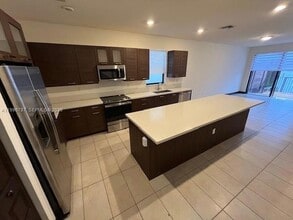 9106 NW 158th St in Miami Lakes, FL - Building Photo - Building Photo