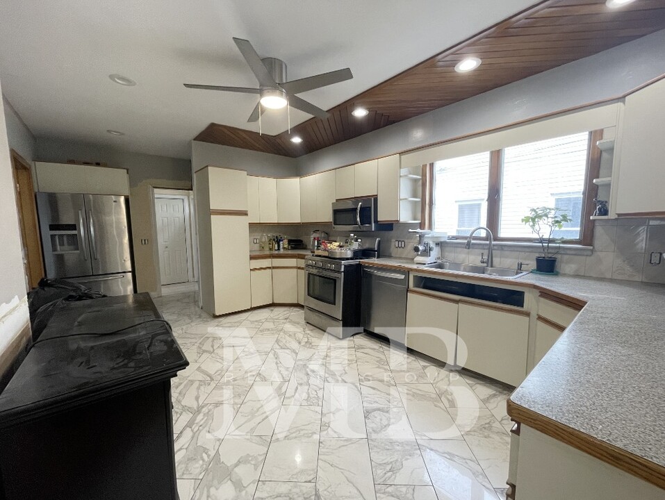 10 Sullivan Rd, Unit 10 in Cambridge, MA - Building Photo