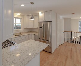 19 Kent Ct, Unit 3 in Somerville, MA - Foto de edificio - Building Photo