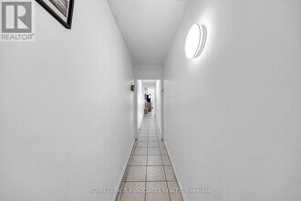 1532 Dundas St W in Toronto, ON - Building Photo - Building Photo