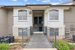 6000 Shepherd Mountain Cove, Unit 1605 in Austin, TX - Building Photo