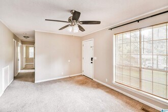 1032 Sandy Brook Cir in Birmingham, AL - Building Photo - Building Photo