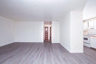 3725-3727 SE Jackson St in Milwaukie, OR - Building Photo - Building Photo