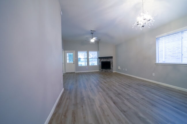 117 Harbour Town Cir in Montgomery, TX - Building Photo - Building Photo