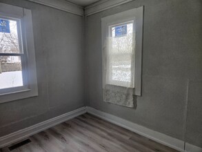 1621 Indiana Ave in Anderson, IN - Foto de edificio - Building Photo