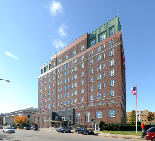 New Bedford Hotel Apartments in New Bedford, MA - Building Photo - Building Photo