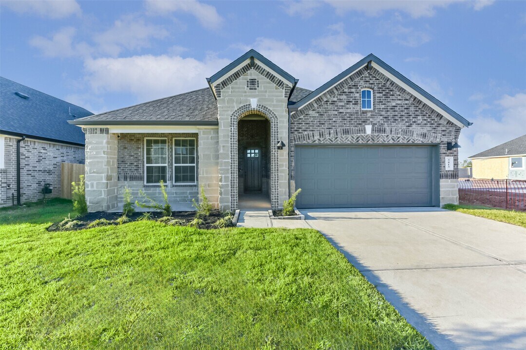 3413 Daily Harvest Dr in Pearland, TX - Building Photo