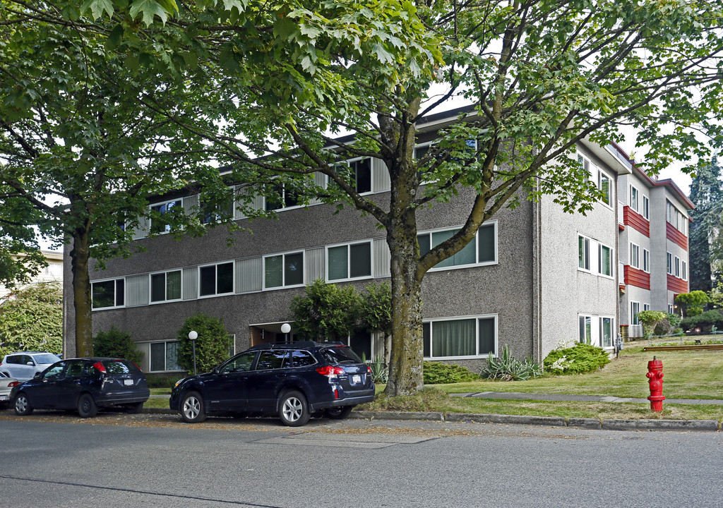 Tiffany Court in Vancouver, BC - Building Photo