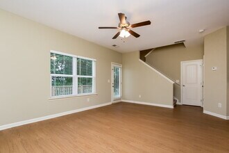 526 Hill Crest Cir in Hiram, GA - Building Photo - Building Photo