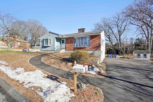 103 Portsmouth Ave in Manchester, NH - Foto de edificio - Building Photo