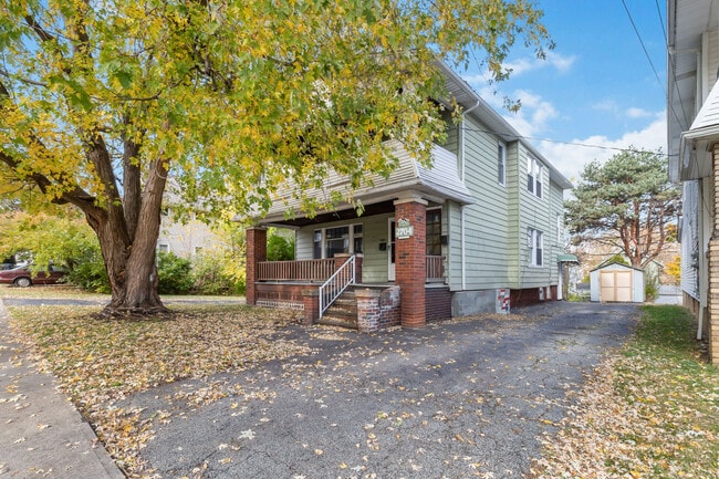 2704 Natchez Ave, Unit Down in Cleveland, OH - Building Photo - Building Photo