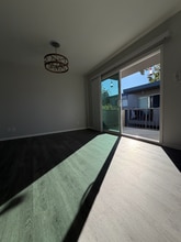 5720-5730 Yolanda Ave in Los Angeles, CA - Foto de edificio - Building Photo