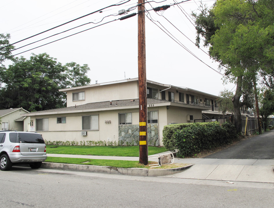 225 S Madison Ave in Monrovia, CA - Foto de edificio