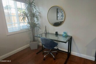 2250 Magnolia St in Simi Valley, CA - Building Photo - Building Photo