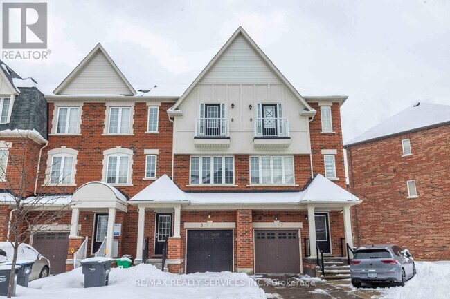 5 Sprucewood Rd in Brampton, ON - Building Photo - Building Photo