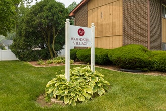 Woodside Village Apartments in Valparaiso, IN - Building Photo - Building Photo