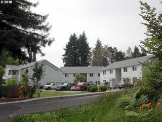 647 29th St, Unit Apt 2 in Washougal, WA - Foto de edificio