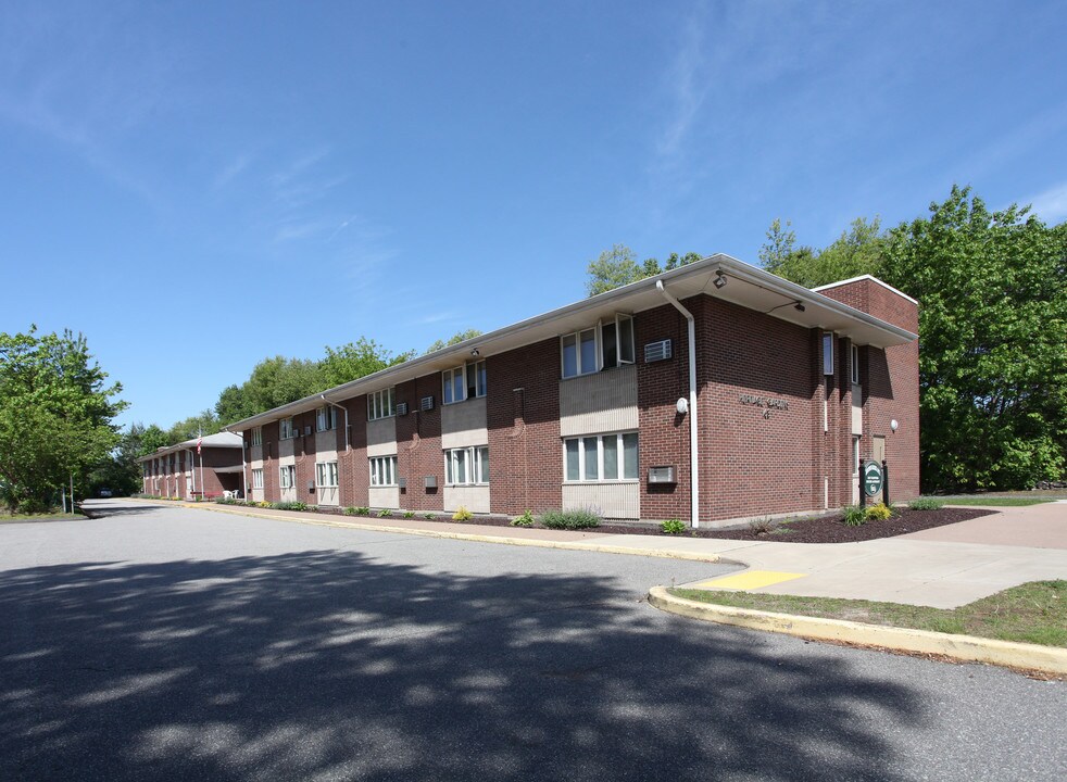 Heritage Gardens in East Hartford, CT - Foto de edificio