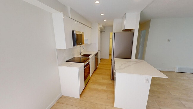 The Windsor in Vancouver, BC - Building Photo - Building Photo