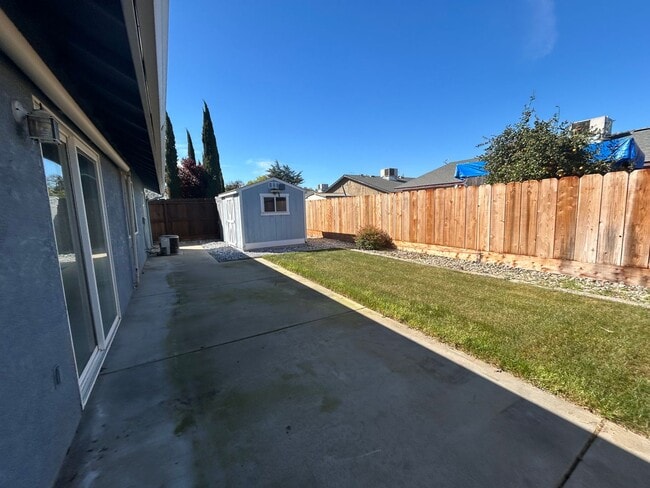 15448 Cassidy Ct in Delhi, CA - Building Photo - Building Photo