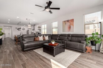 17945 W Golden Ln in Waddell, AZ - Building Photo - Building Photo