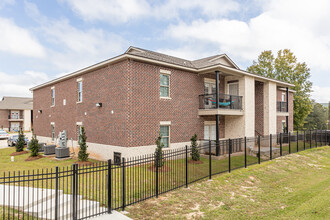 Lions Gate in Hammond, LA - Foto de edificio - Building Photo