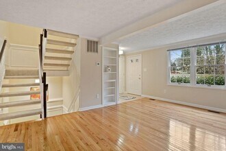 2051 Gervais Dr in Falls Church, VA - Building Photo - Building Photo