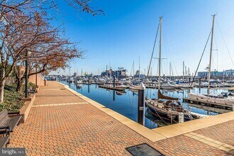 23 Pierside Dr in Baltimore, MD - Building Photo - Building Photo