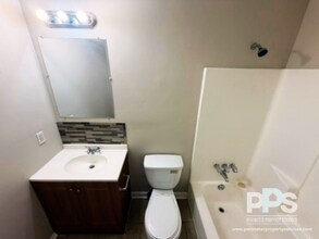 4852 Lost Colony Ct in Stone Mountain, GA - Building Photo - Building Photo