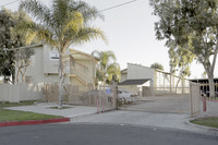 Turner Towner in Gardena, CA - Building Photo - Building Photo