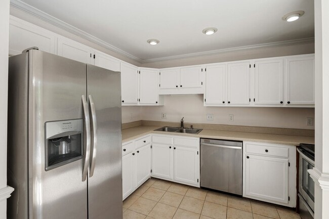 200 W Woodcroft Pkwy in Durham, NC - Building Photo - Building Photo