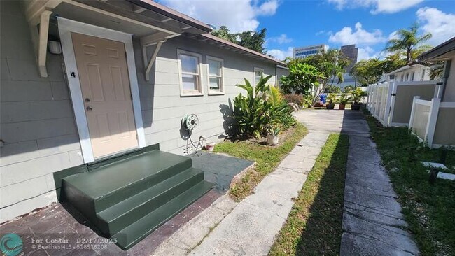 609 SW 4th Ave-Unit -4 in Fort Lauderdale, FL - Building Photo - Building Photo